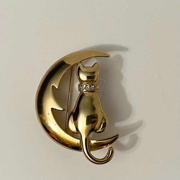 Vintage Cat Brooch Pin Sitting on Crescent Moon - Picture 11 of 16
